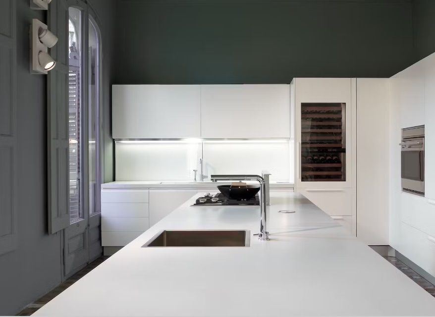 Silestone Blanco Zeus küchenarbeitsplatte aus Konglomerat nach Maß, Weiß – Suede