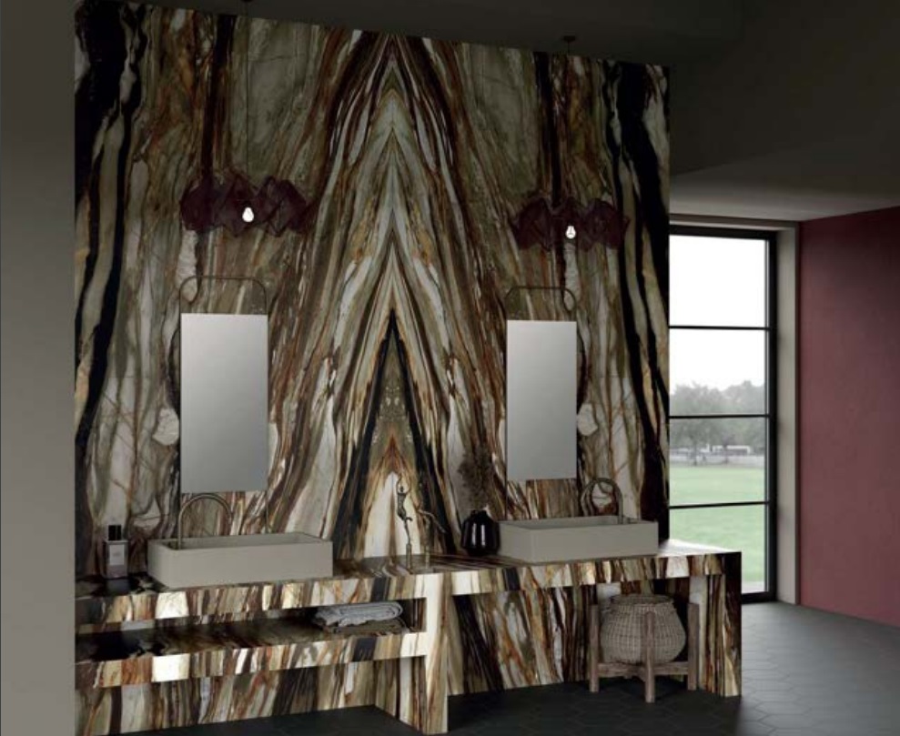 Exklusives Bad nach Maß fugenlos mit XXL-Keramikplatten Franko Redwood Essence