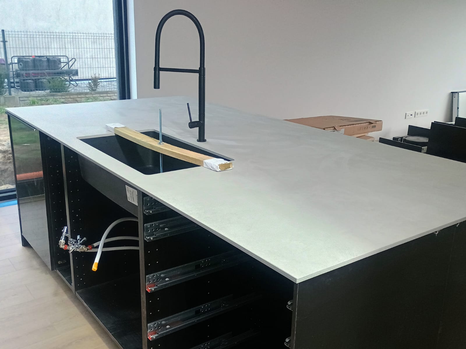 Velkoformátové keramické desky 330 x 184 cm Franko Cemento Lumberton pro pracovní desky a obklady