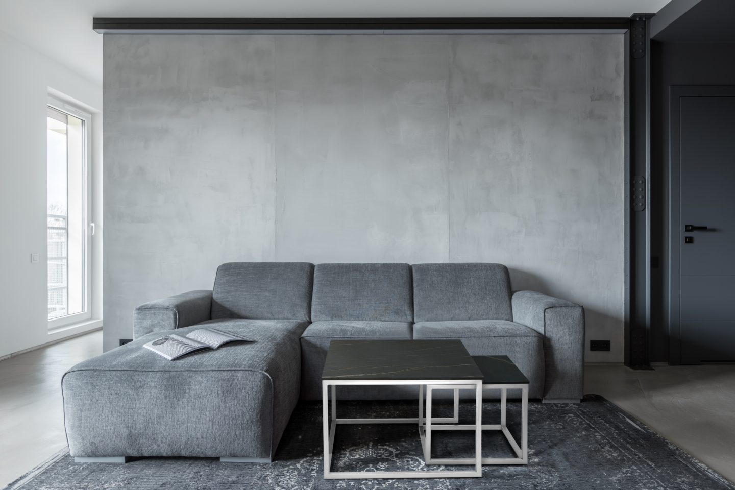 Stůl Franko Kanuhura Keramik Noir Desir 60×60 a 40×40