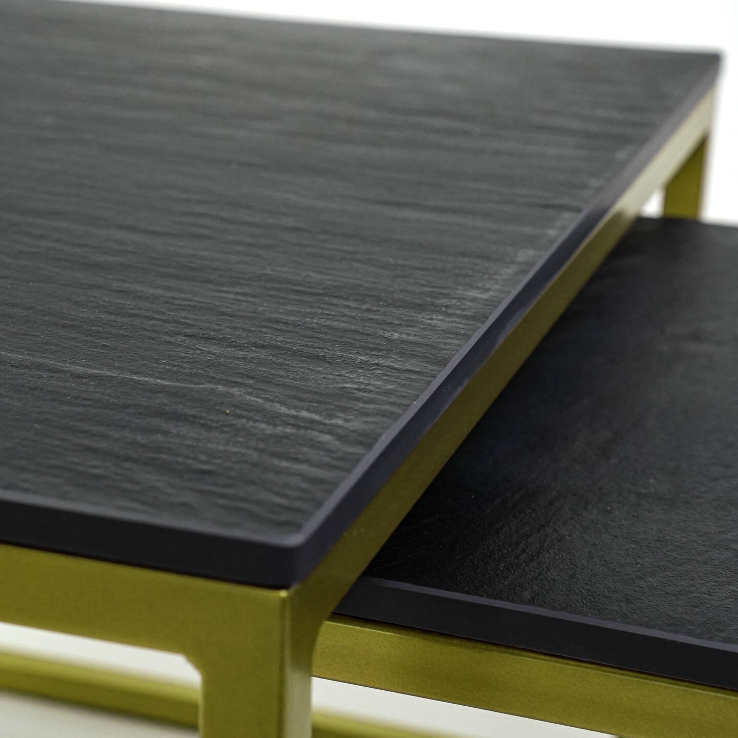 Stůl Franko Kanuhura, keramika Ardesia Nero a Spacco 60×60 a 40×40 (kopie)