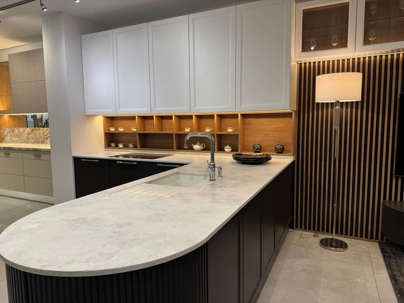 Kuchyňská deska Technistone Ambiente Light z konglomerátu na míru, bílá – Terra