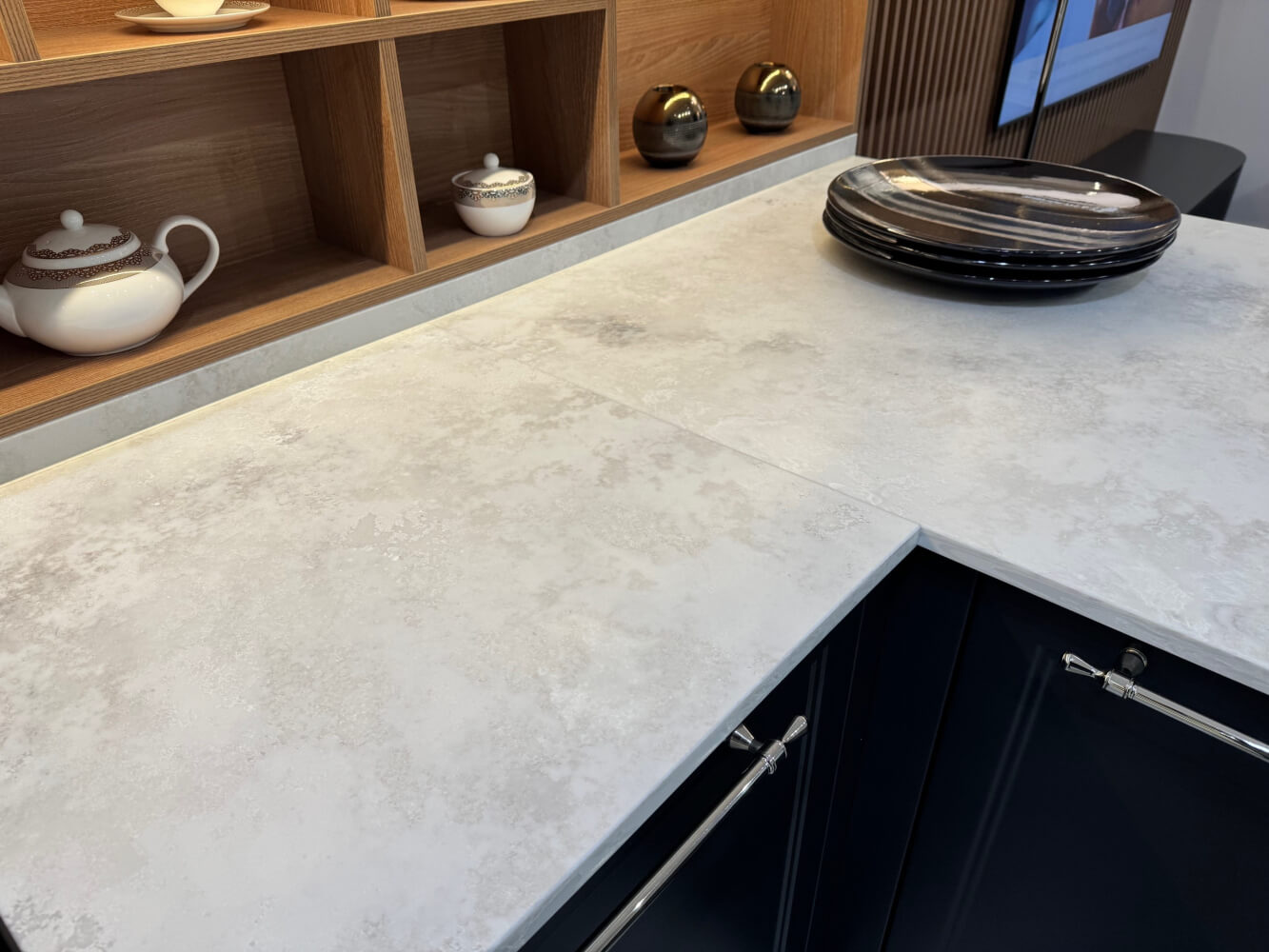 Kuchyňská deska Technistone Ambiente Light z konglomerátu na míru, bílá – Terra