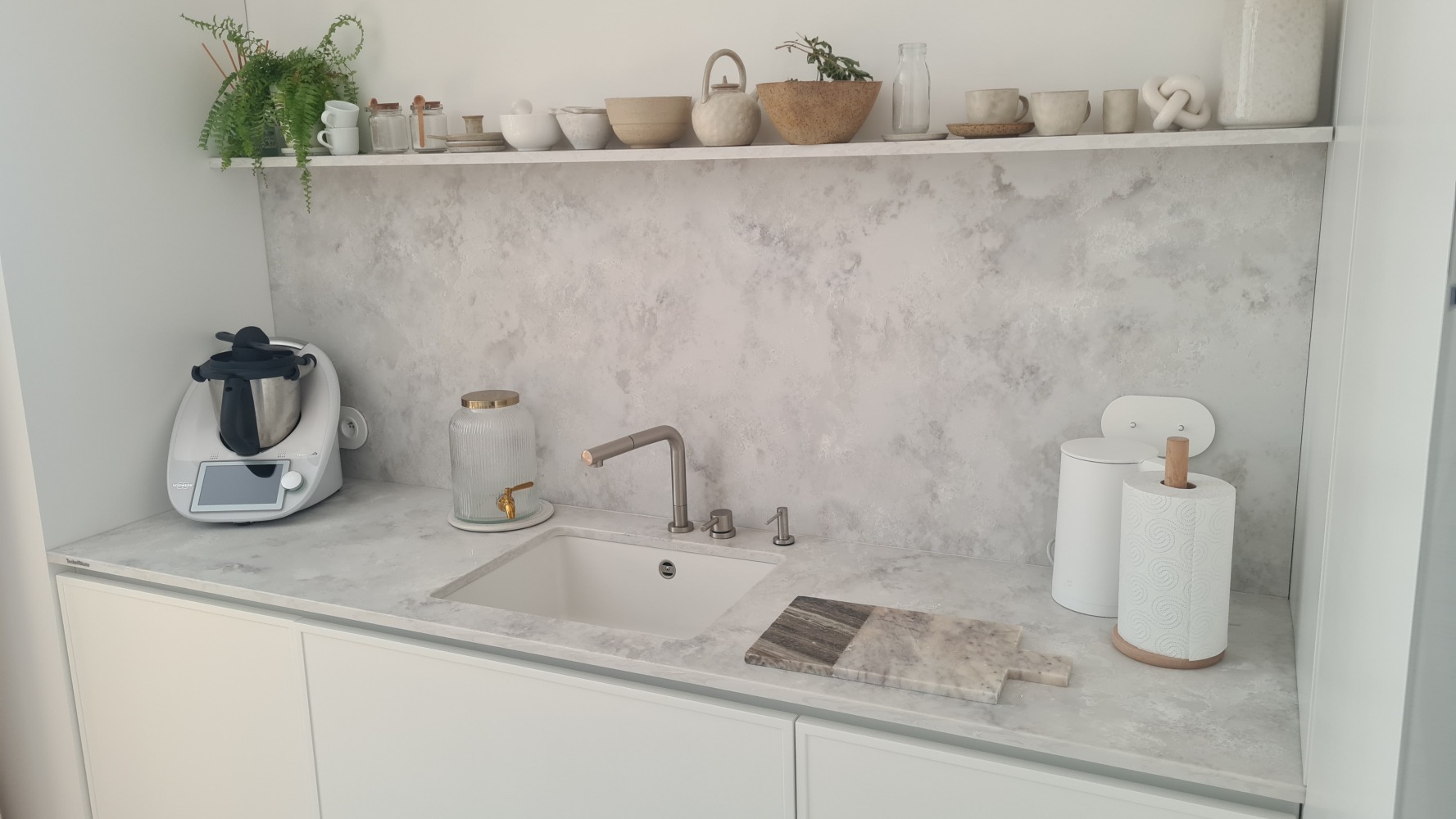 Kuchyňská deska Technistone Ambiente Light z konglomerátu na míru, bílá – Terra