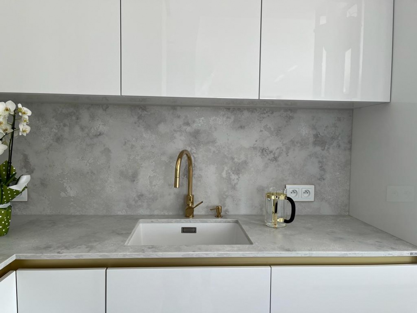 Kuchyňská deska Technistone Ambiente Light z konglomerátu na míru, bílá – Terra