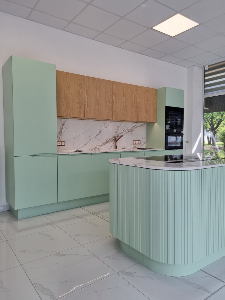Kuchyňská deska Technistone Bronze Coast z konglomerátu na míru, bílá – leštěná