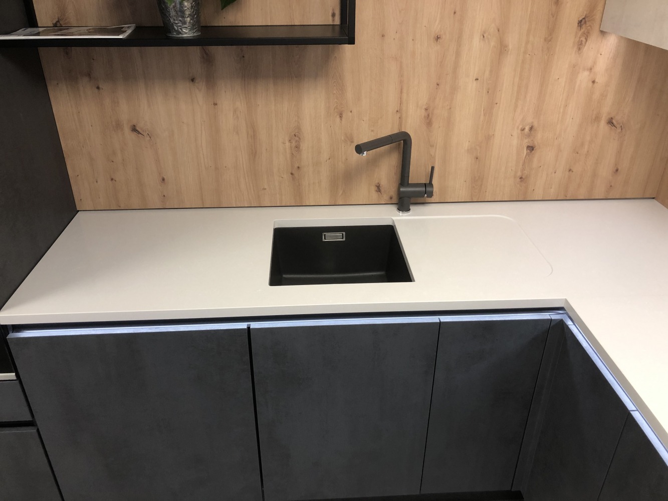 Technistone Noble Pro Frost küchenarbeitsplatte aus Konglomerat nach Maß, Weiß – Poliert