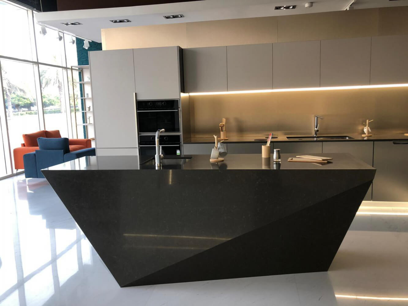Kuchyňská deska Technistone Noble Pietra Grey z konglomerátu na míru, šedá – leštěná