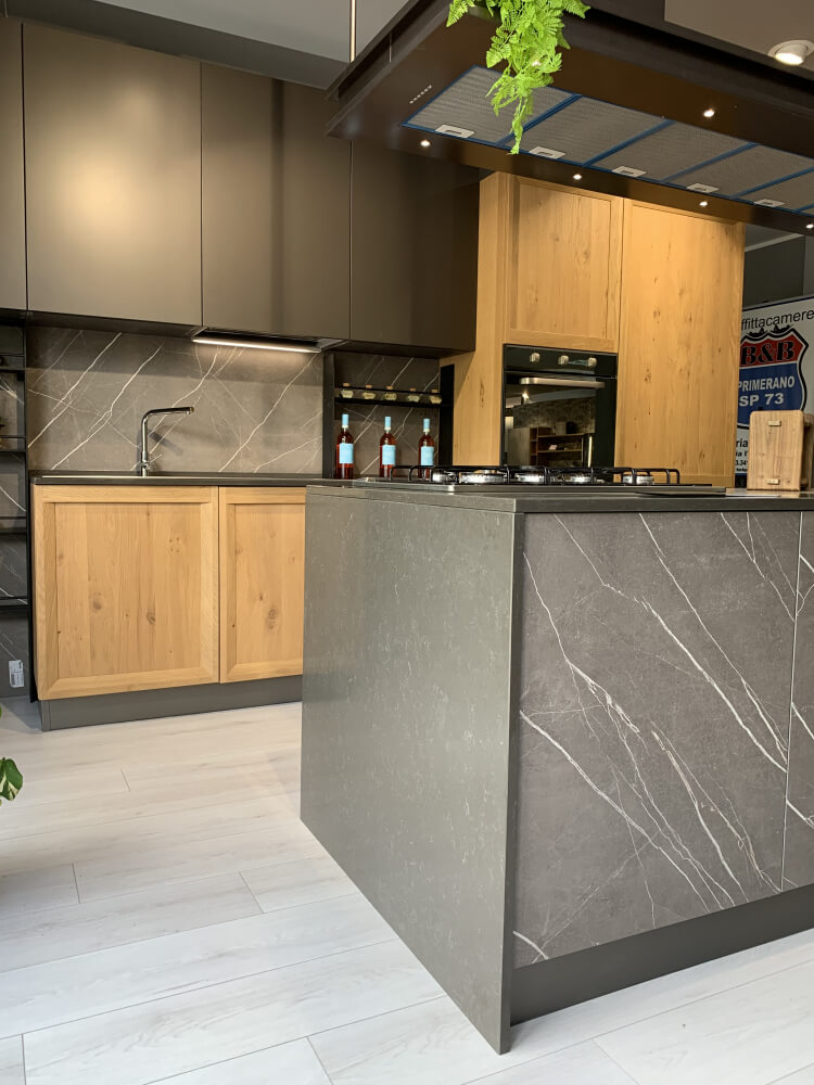 Kuchyňská deska Technistone Noble Pietra Grey z konglomerátu na míru, šedá – leštěná