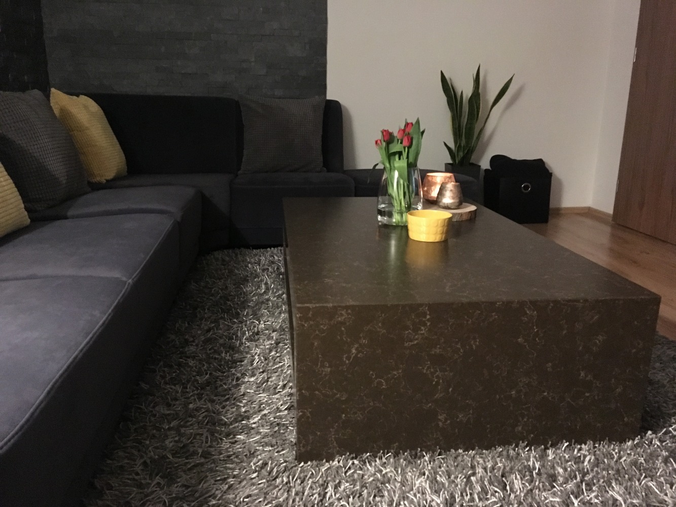 Kuchyňská deska Technistone Noble Athos Brown z konglomerátu na míru, hnědá – leštěná