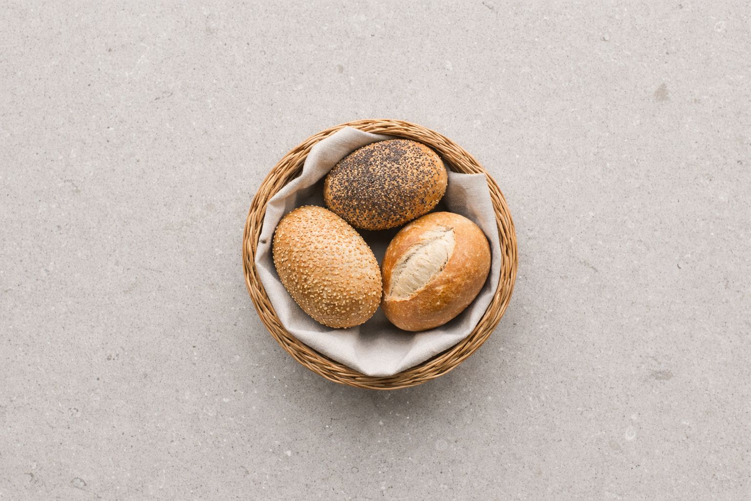 Kuchyňská deska z konglomerátu na míru, béžová – Caesarstone Clamshell – leštěná nebo broušená